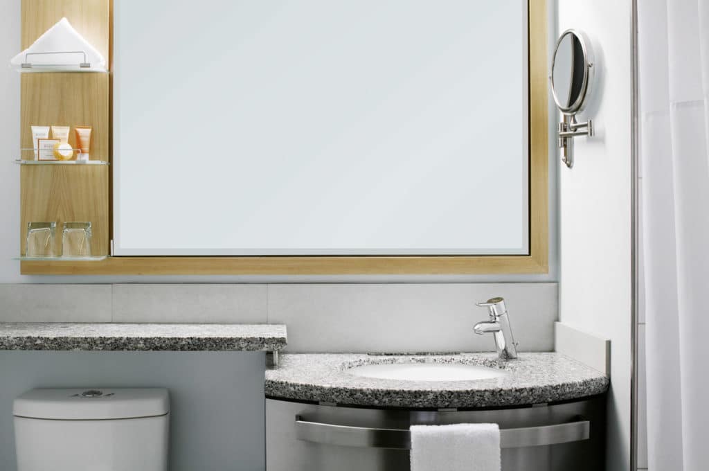 World Center Hotel Bathroom