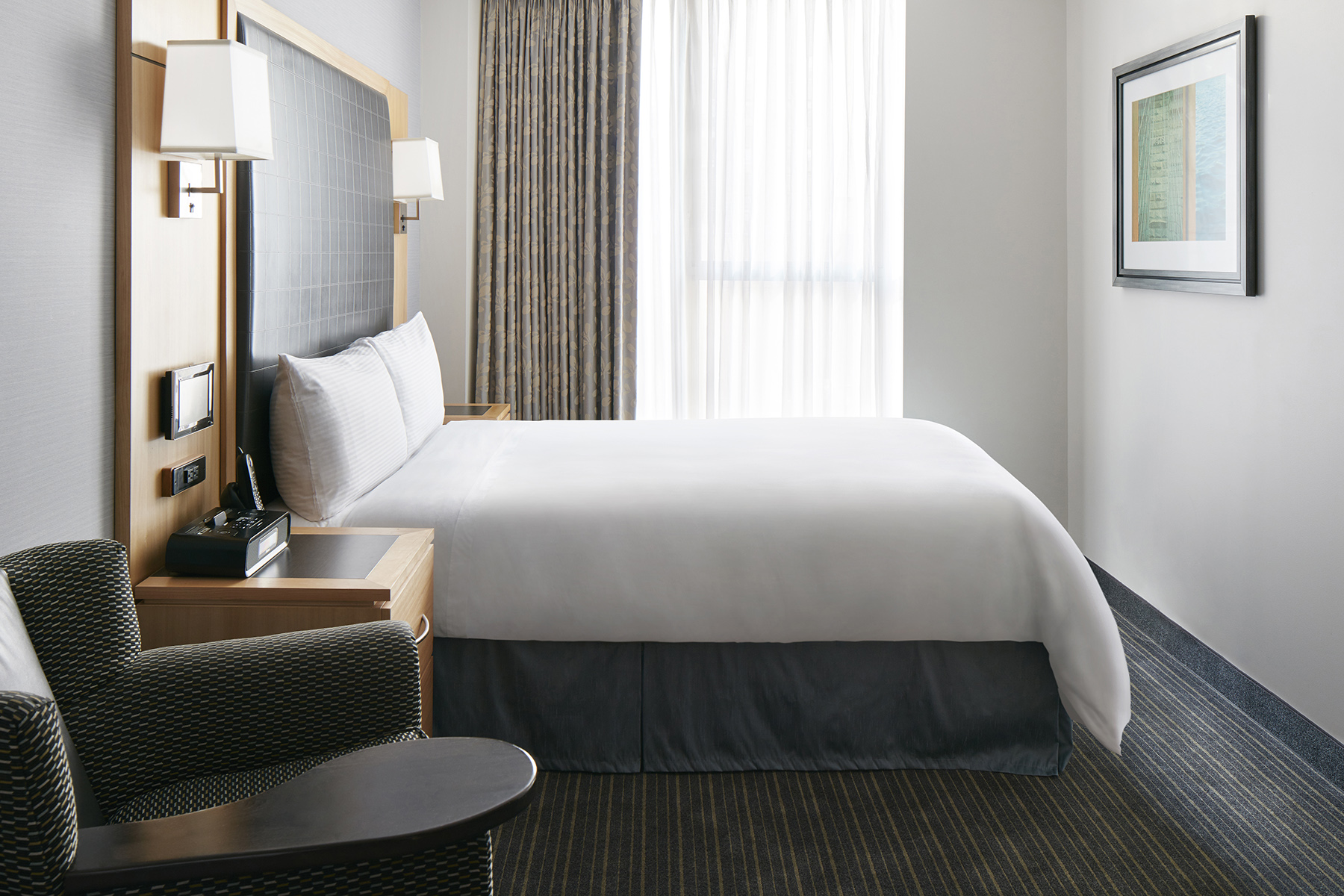 725-STANDARD-ROOM_5727